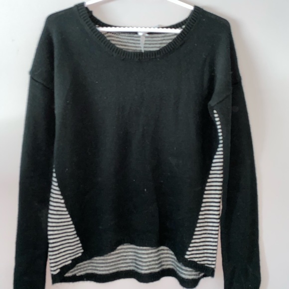 sweater - Picture 1 of 2